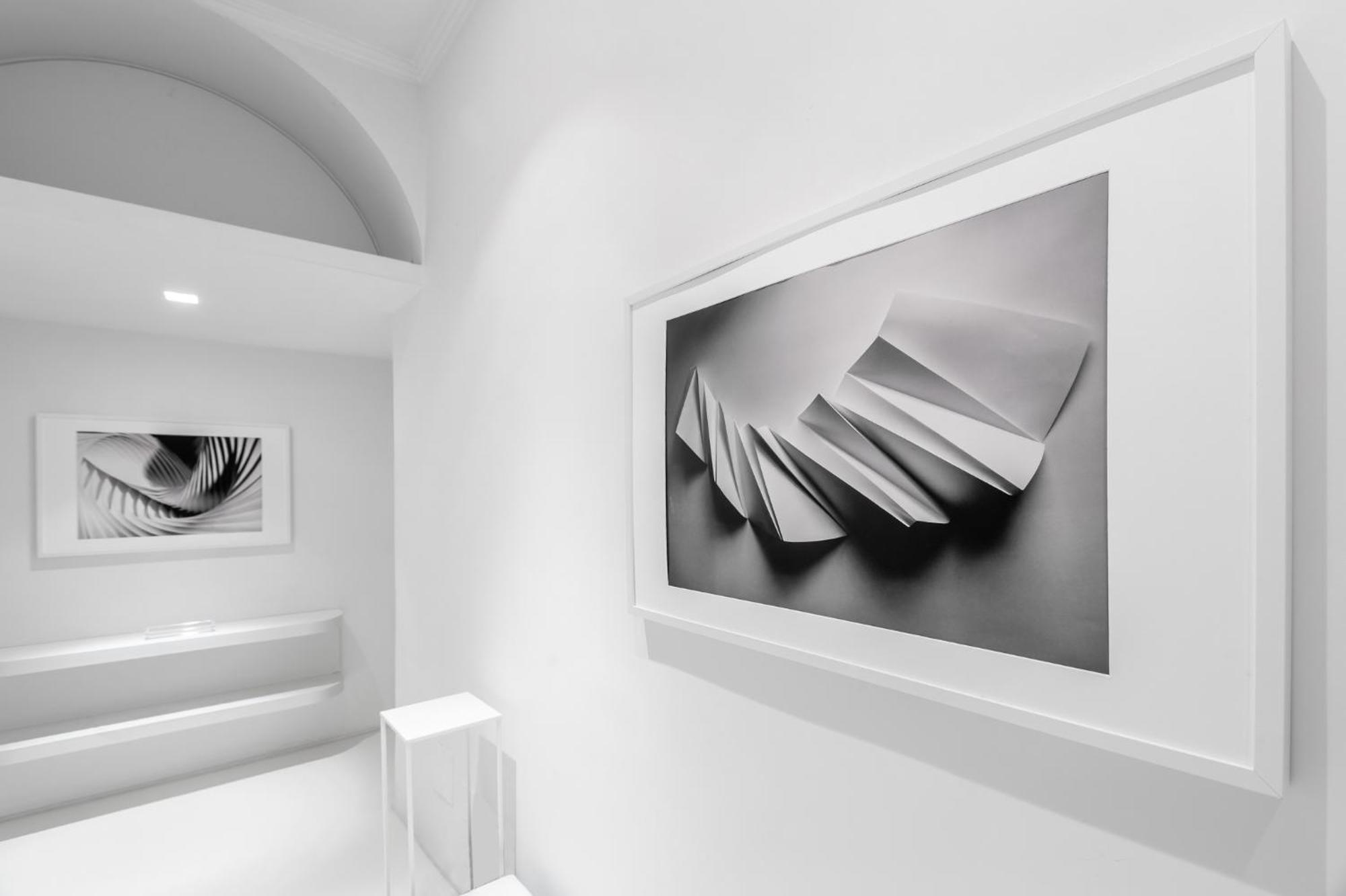Luxury White Apartment Rom