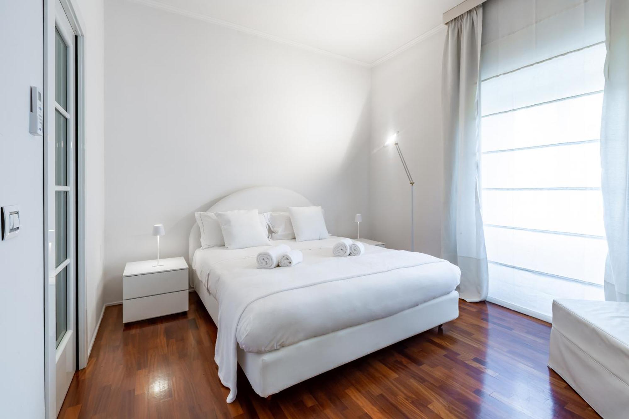 Luxury White * Rom